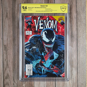 Venom #32 CBCS 9.6 WP Witnessed Signature: Sam de LA ROSA (with sketch), Mike Mayhew Studio Variant A (Cert 026)